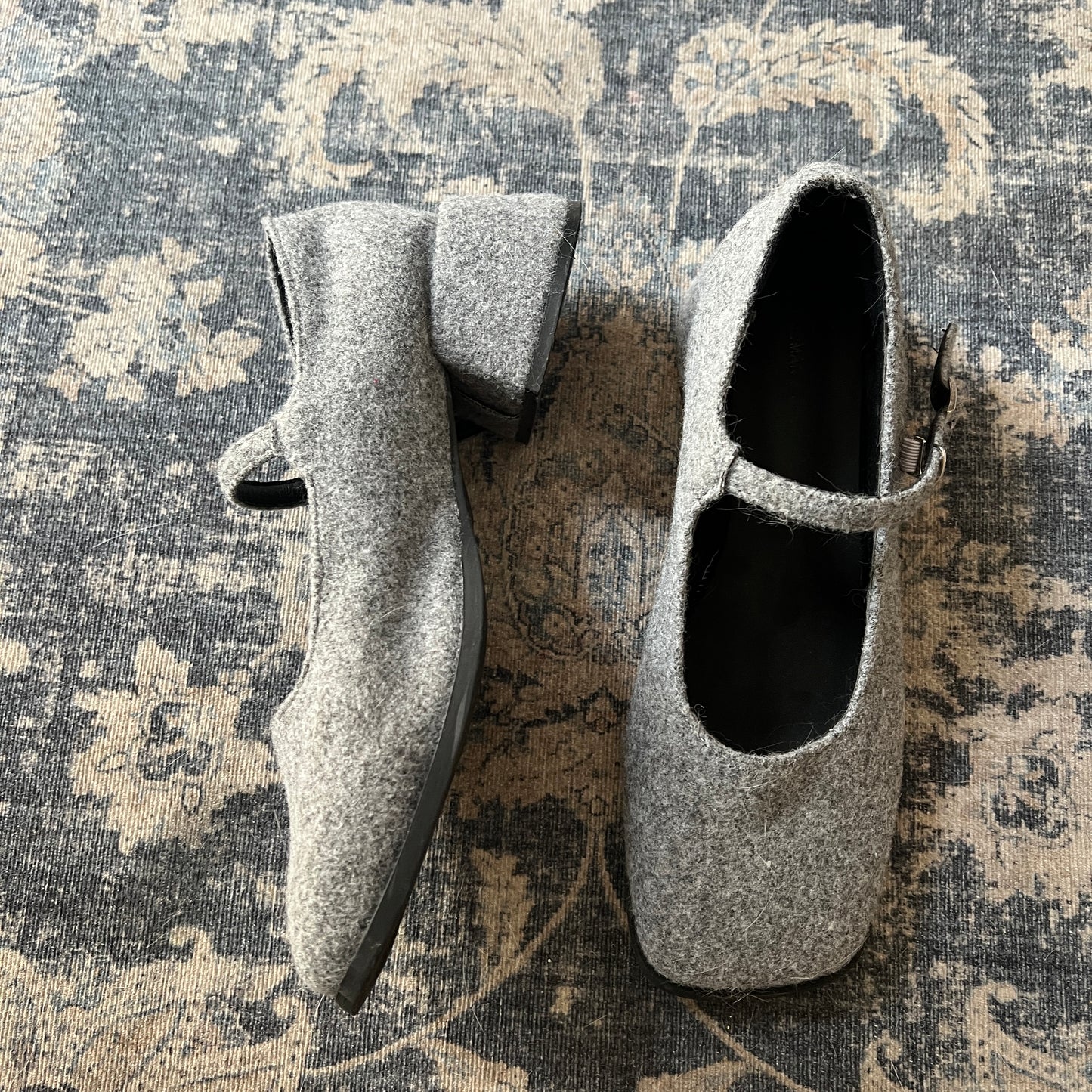 grey wool mary janes 𝜗𝜚 24.5mxn