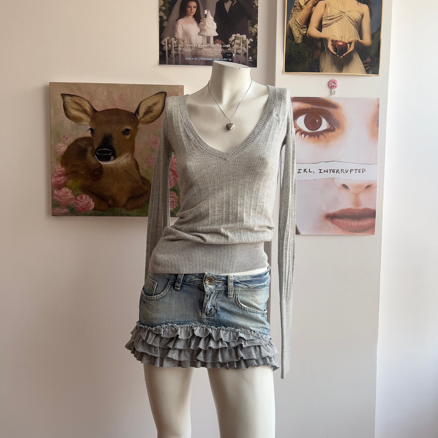 2000s abercrombie & fitch v neck grey sweater