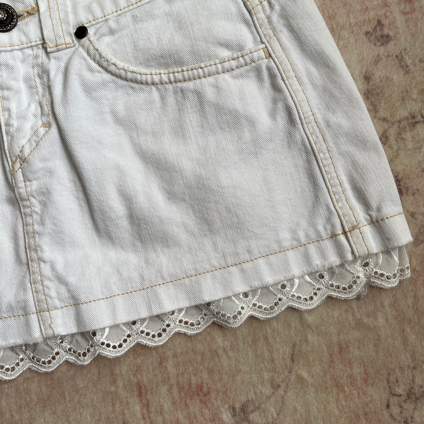 2000s bsk white mini skirt