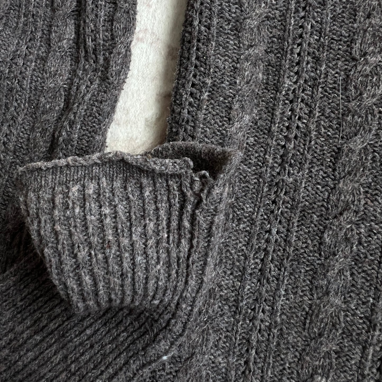 bella swan abercrombie & fitch sweater