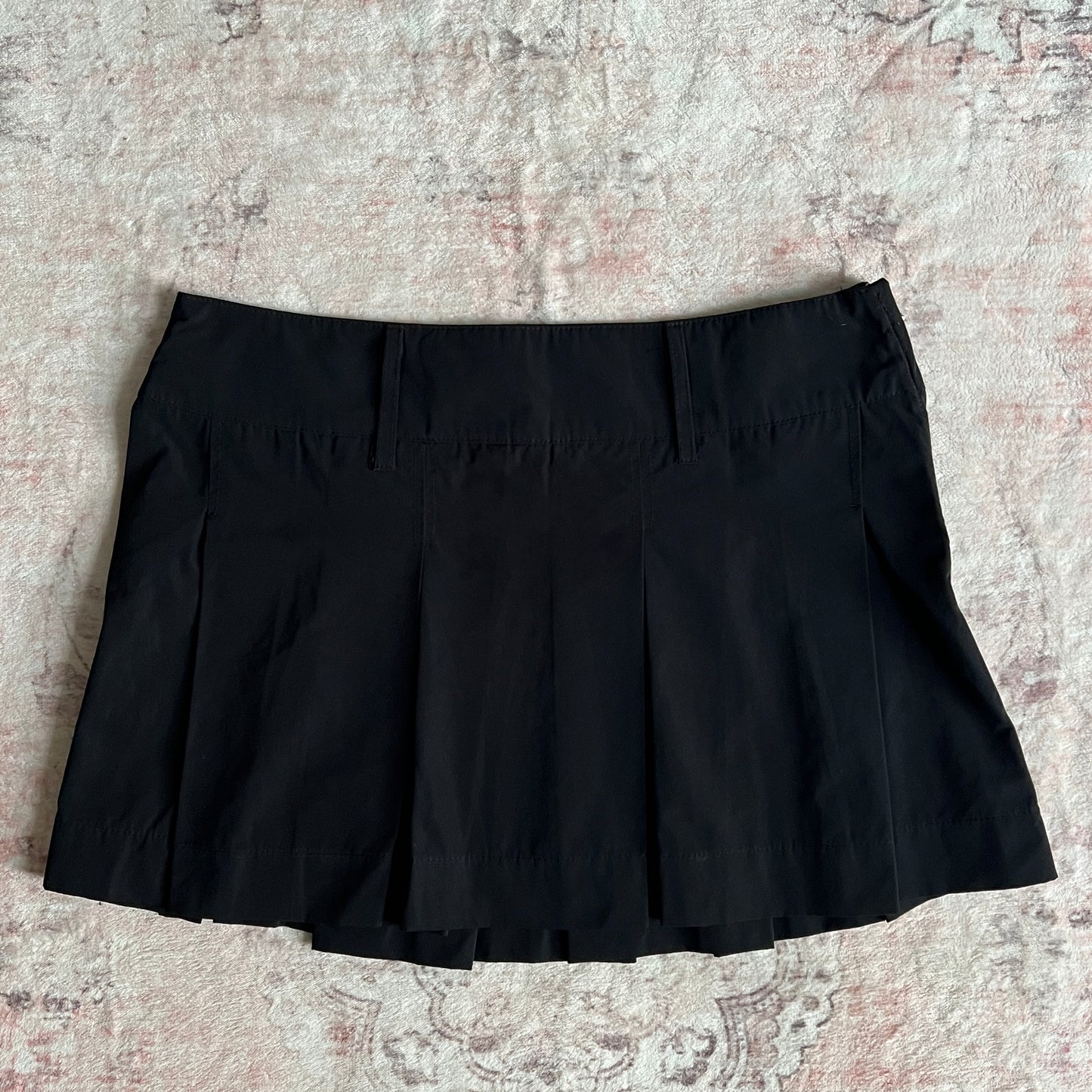 black pleated mini skirt ☘︎ 2 (m)