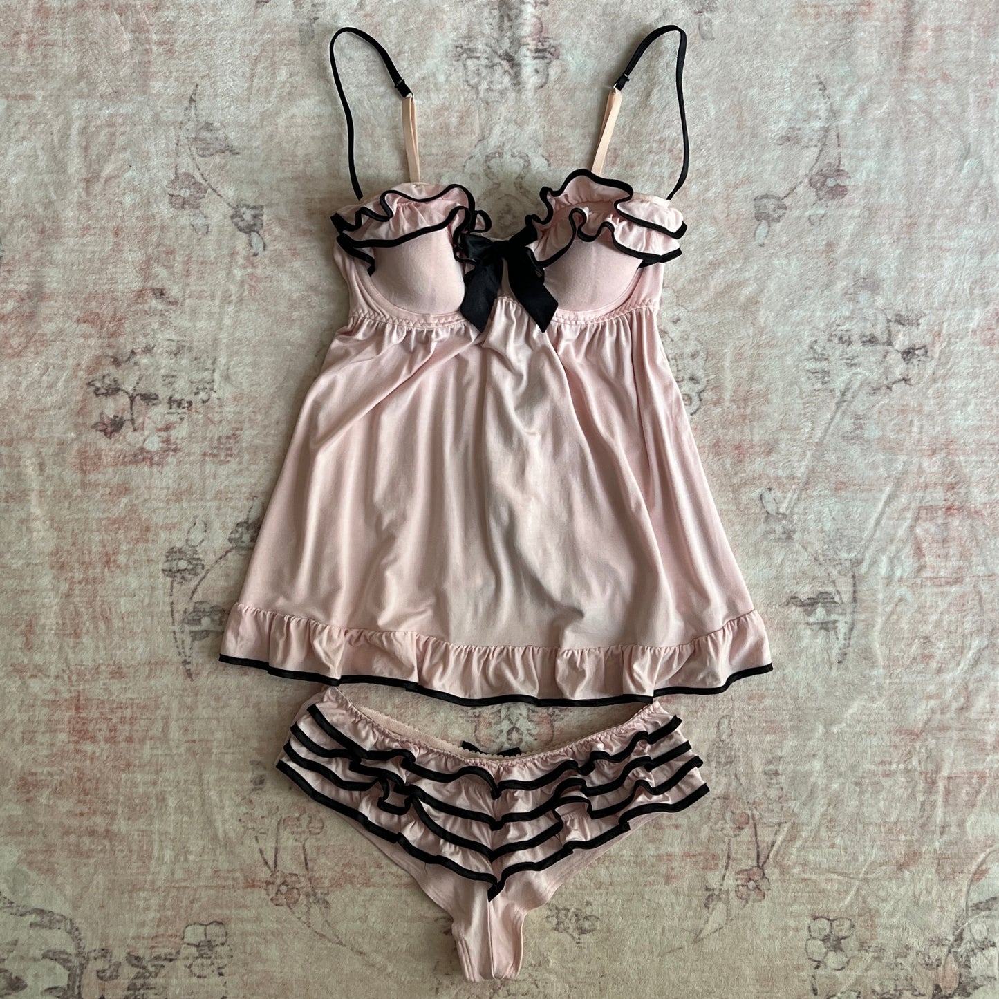 victoria’s secret pink ruffle babydoll set 𐙚 36c